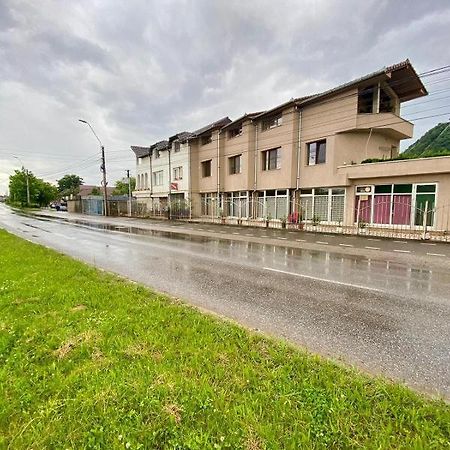 Pensiunea Floare De Colt Deva Exterior foto